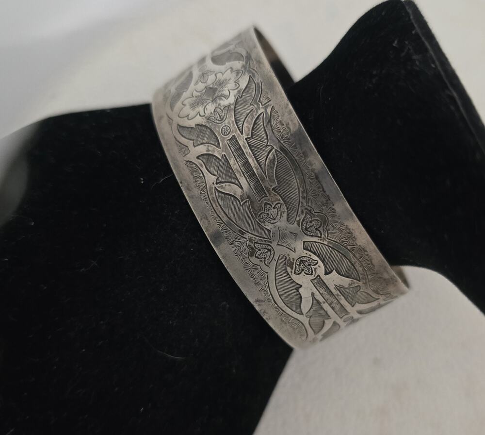 Victorian Sterling Silver Wide Cuff Bracelet Engine Turned & Engraved